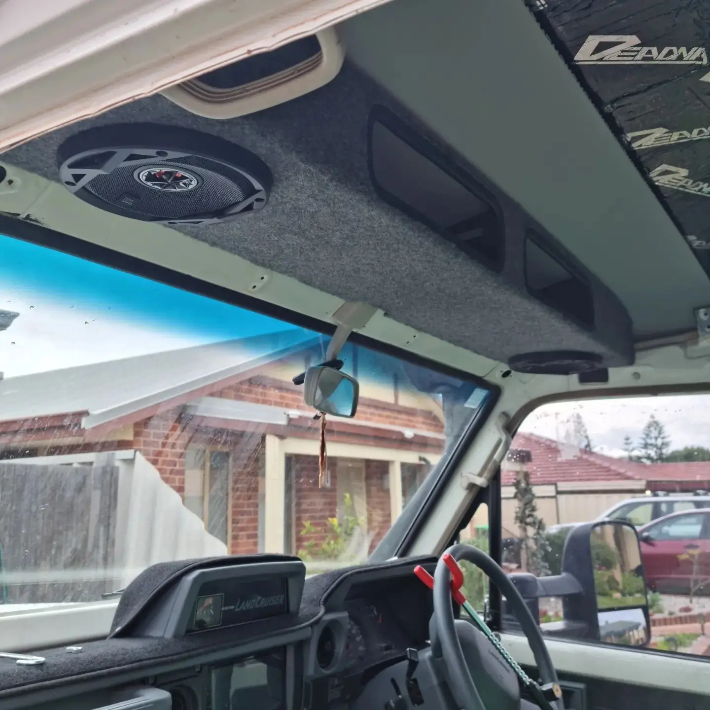 Customer Troopy roof console install